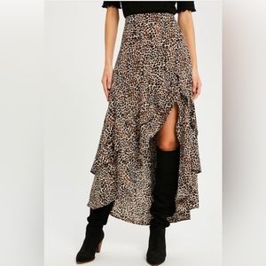 LEOPARD PRINT PLEATED SKIRT
